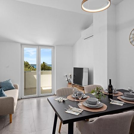 Apartment Nenad - Amazing Sea View ! Only 500 Meters From The Beach ! Fažana Zewnętrze zdjęcie
