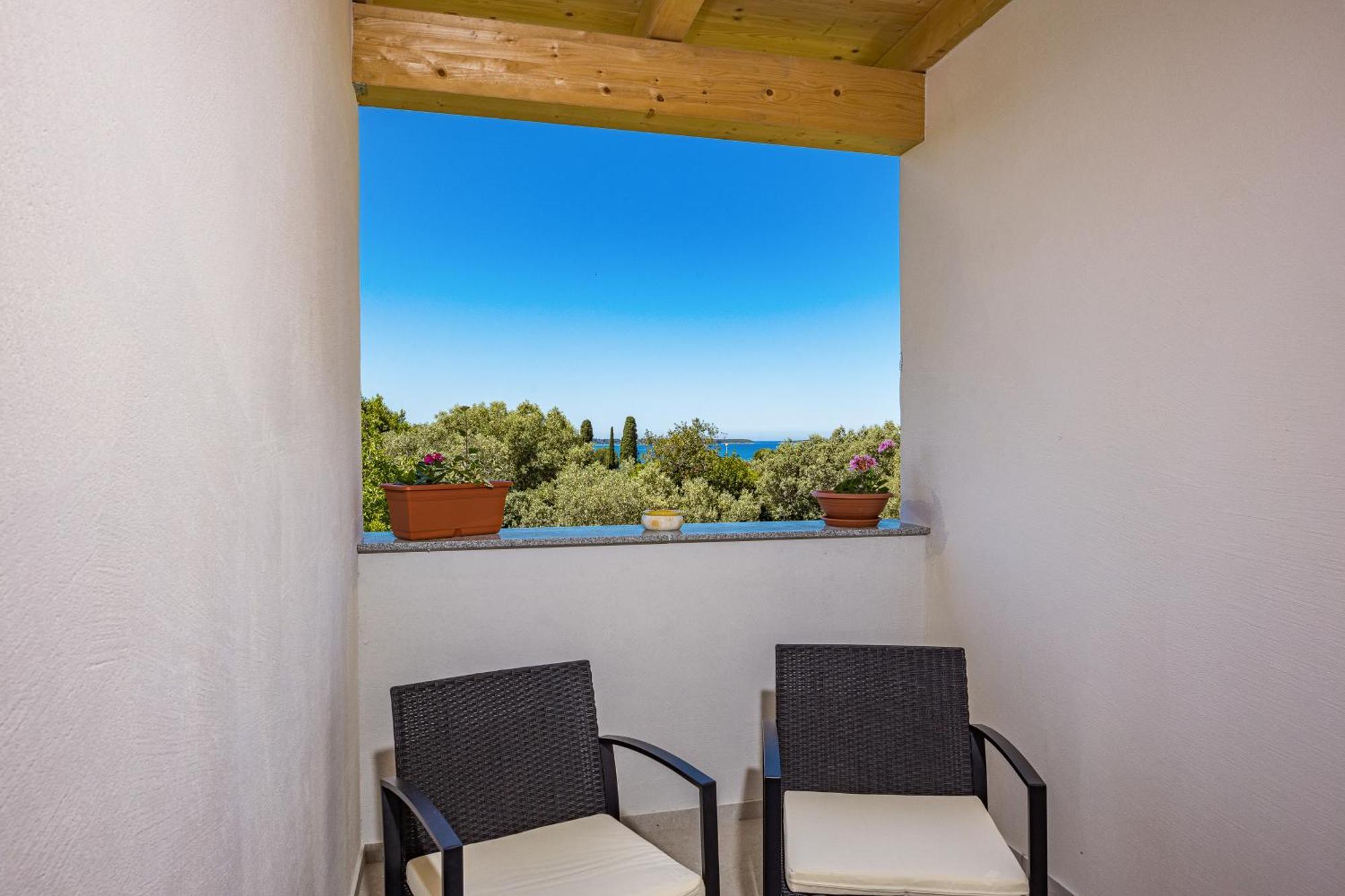 Apartment Nenad - Amazing Sea View ! Only 500 Meters From The Beach ! Fažana Zewnętrze zdjęcie