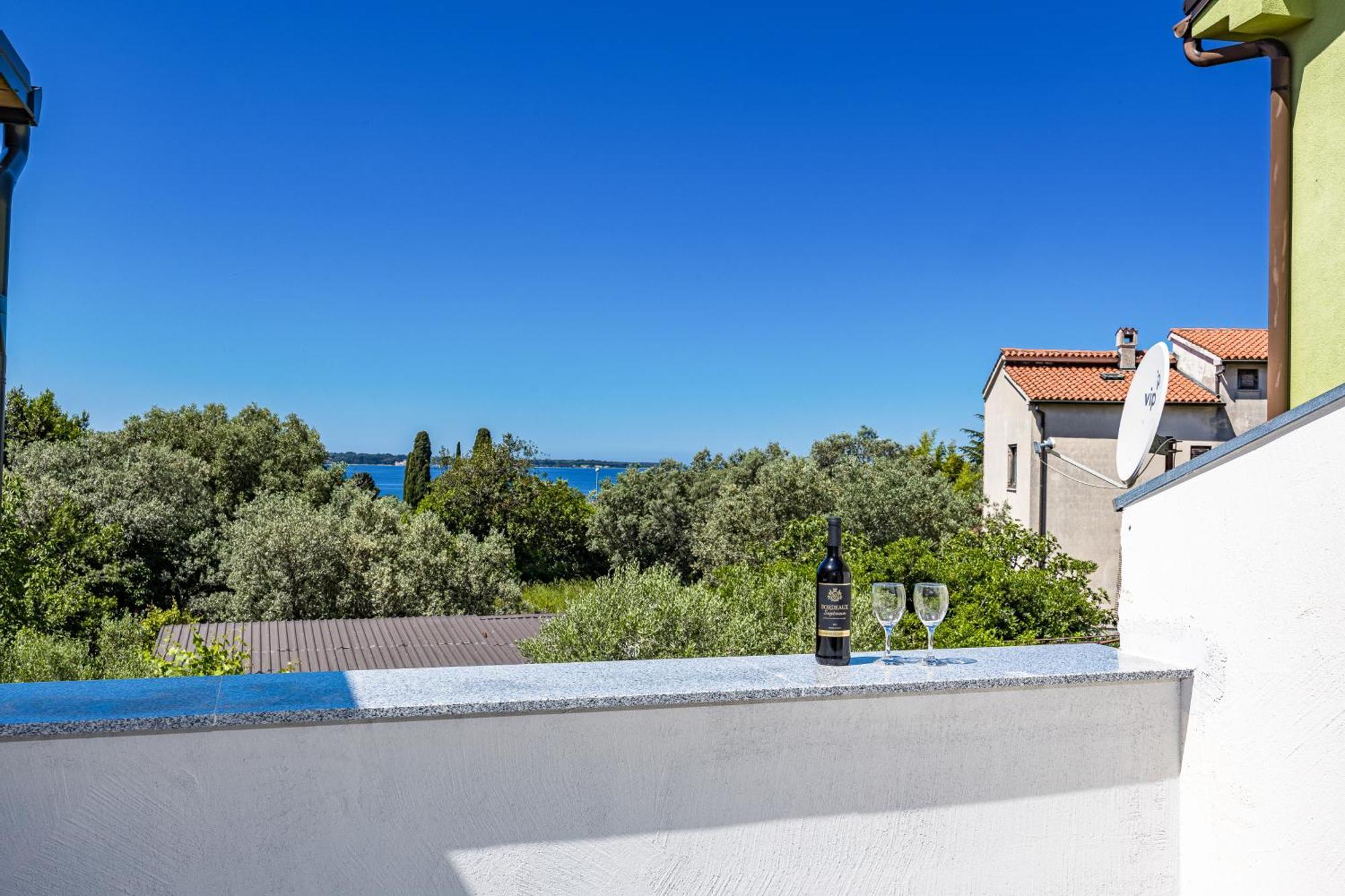 Apartment Nenad - Amazing Sea View ! Only 500 Meters From The Beach ! Fažana Zewnętrze zdjęcie